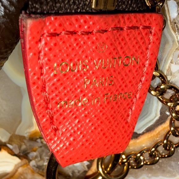 AUTHENTIC LOUIS VUITTON Monogram Evasion Illustré Mini Pochette Accessoires - Picture 6 of 12